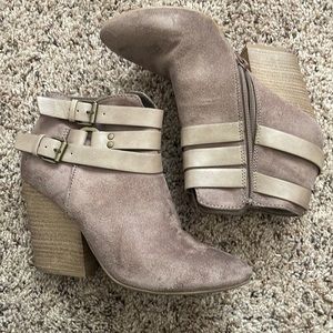Women’s Chunky Heel Booties